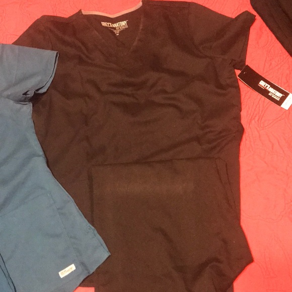Greys anatomy scrubs - Picture 3 of 3